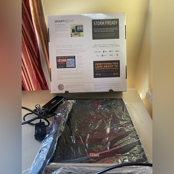 TERK ULTRA HD AMPLIFIED MULTI DIRECTIONAL INDOOR TV ANTENNA. - Picture 5 of 5